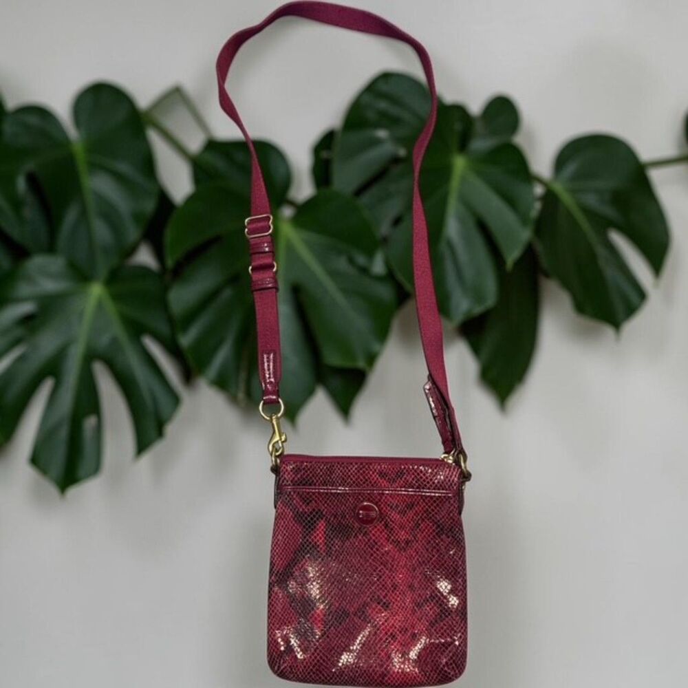 Coach Python Embossed Leather Crossbody Swingpack Bag Pink Snake Print Purse EUC